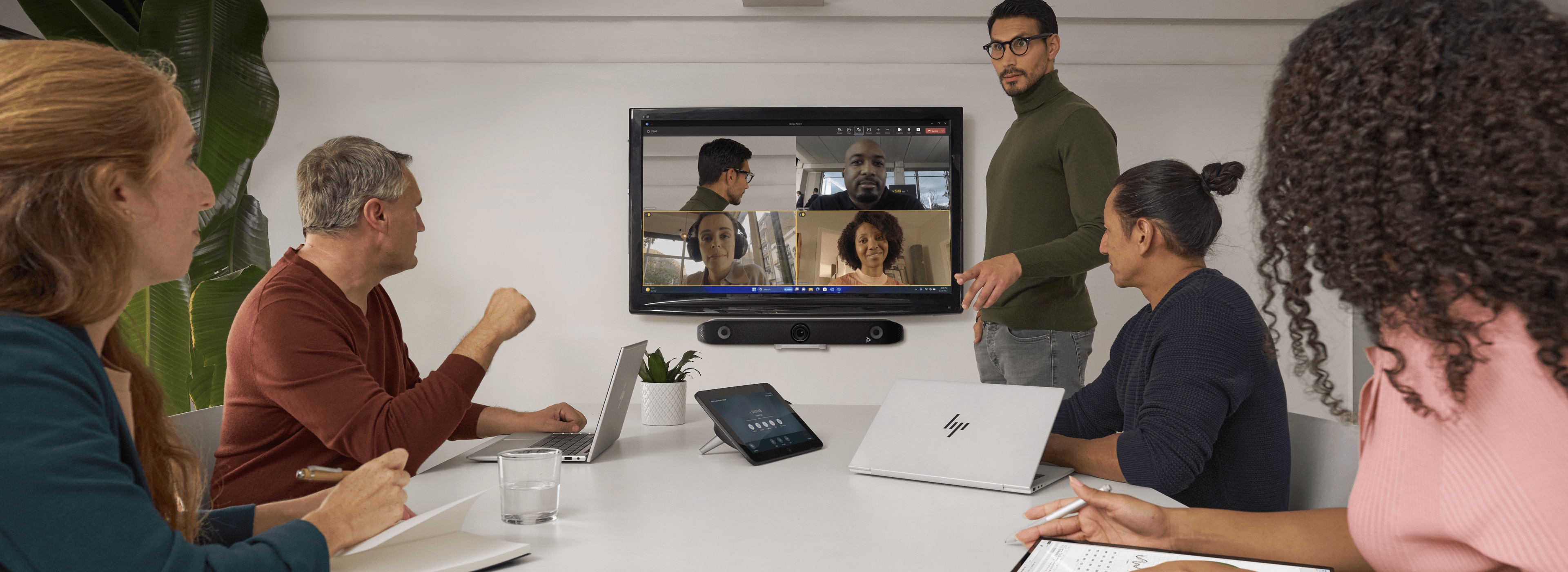 Group meeting using Poly video bar